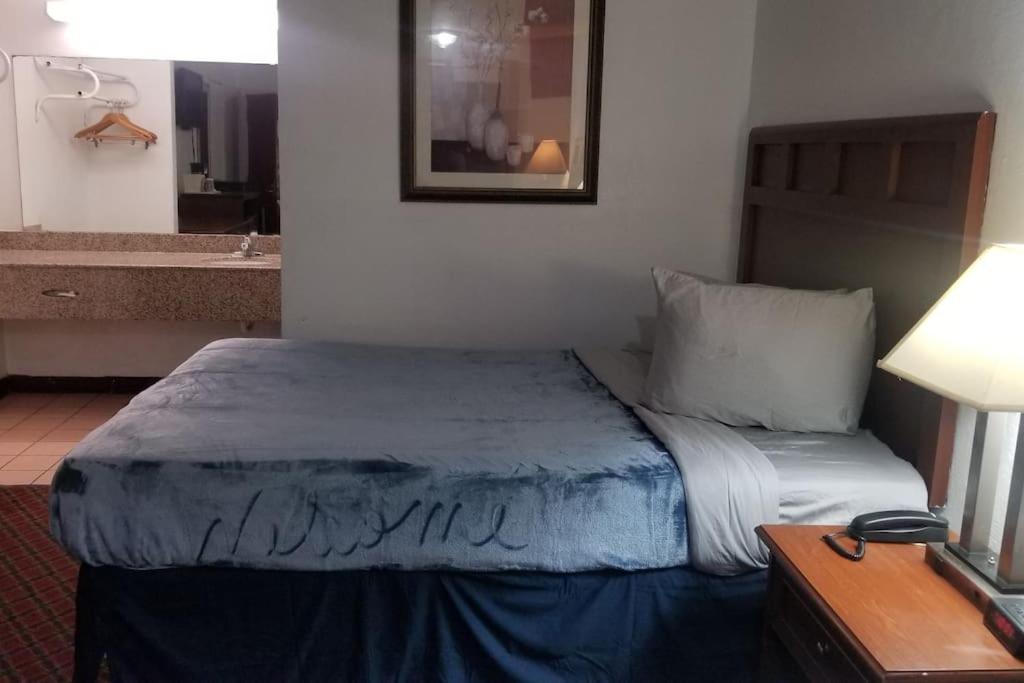 Hotel 2 Queen Beds Hotel Room 226 Booking สติลวอเตอร์ ภายนอก รูปภาพ