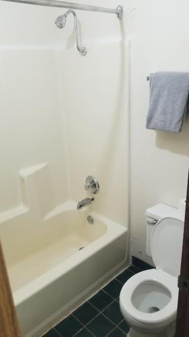 Hotel 2 Queen Beds Hotel Room 226 Booking สติลวอเตอร์ ภายนอก รูปภาพ